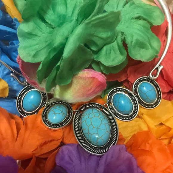 Turquoise -like Necklace - Picture 4 of 16